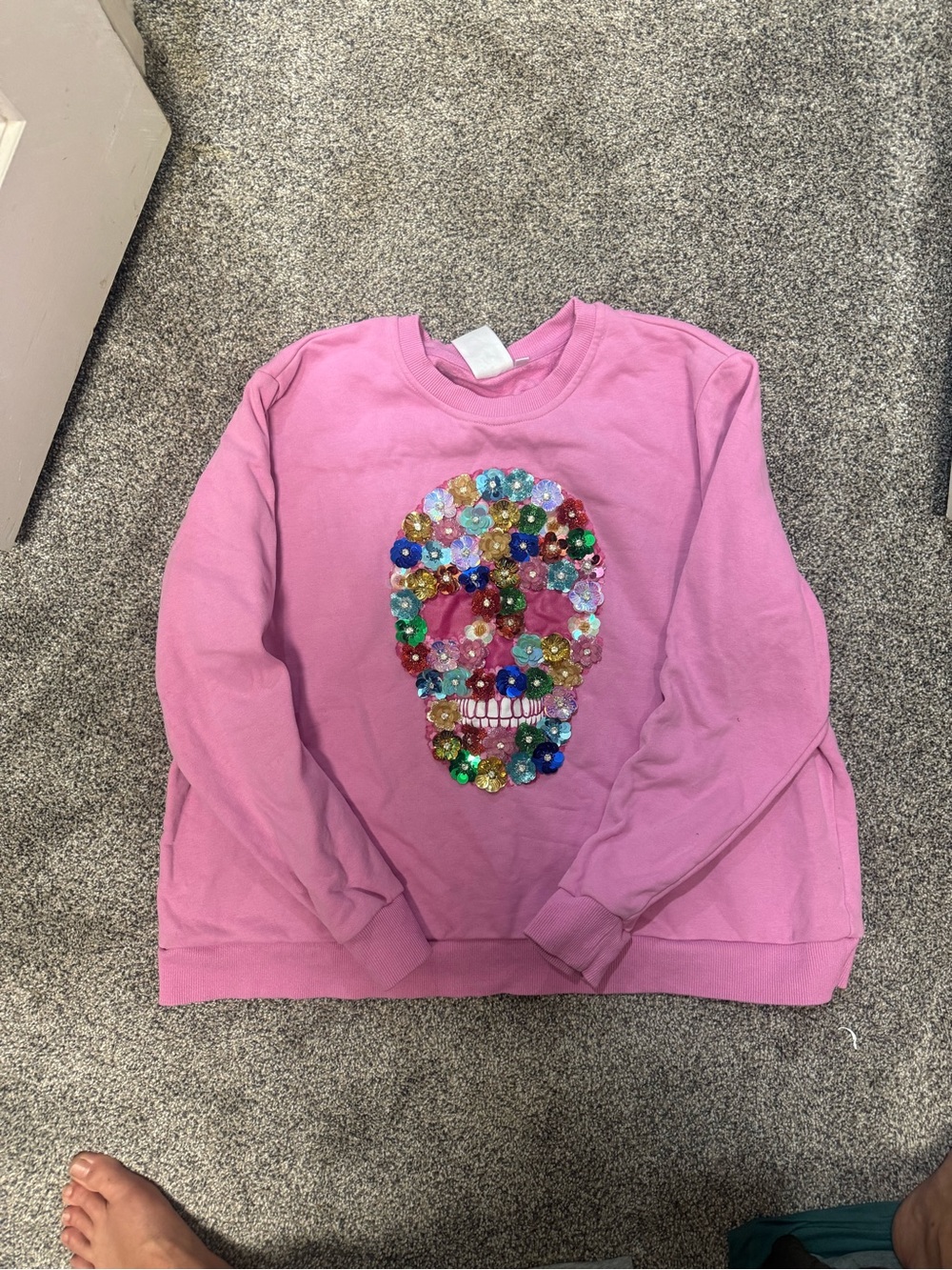 Queen of sparkles skull pull over